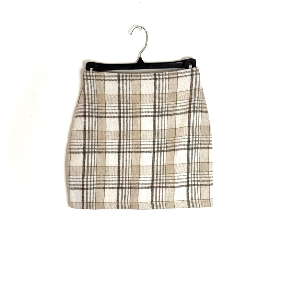 Plaid Mini Skirt in Beige and White
